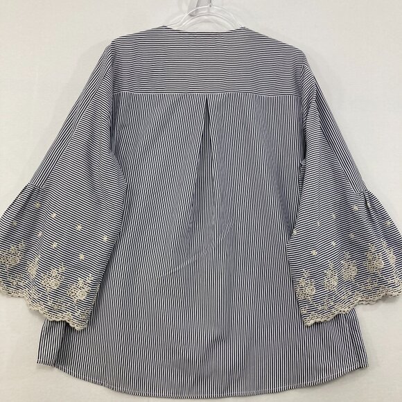 Rafaella Top size 1X V neck Lace Embroidered Striped Preppy Bell Sleeve Feminine - Picture 9 of 11